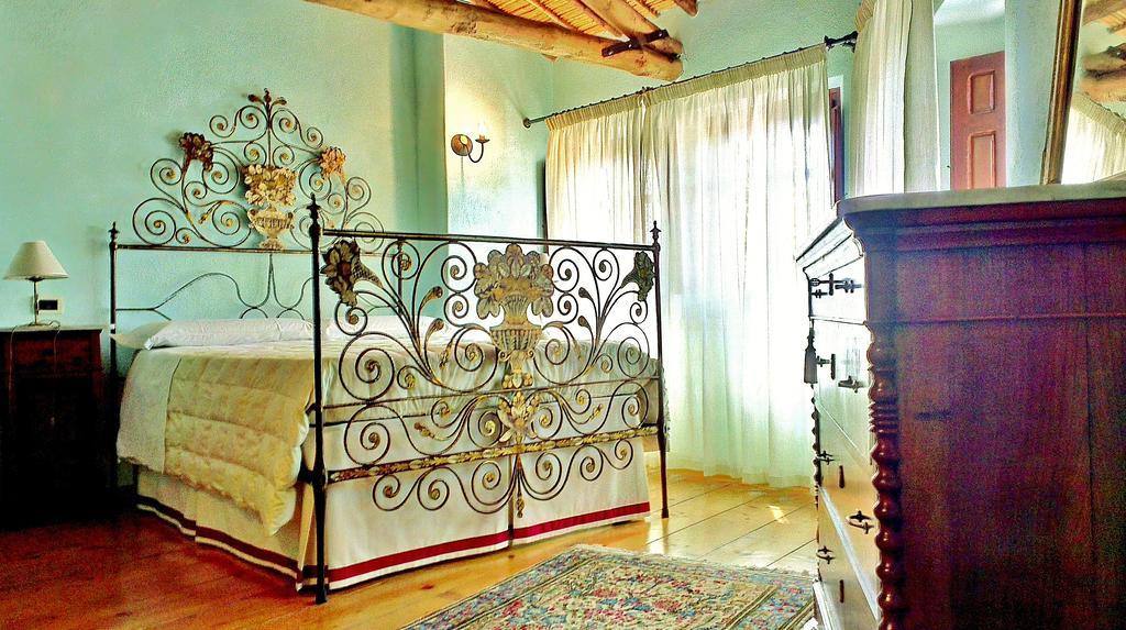 Il Borgo Dell'Arcangelo Tuili Room photo