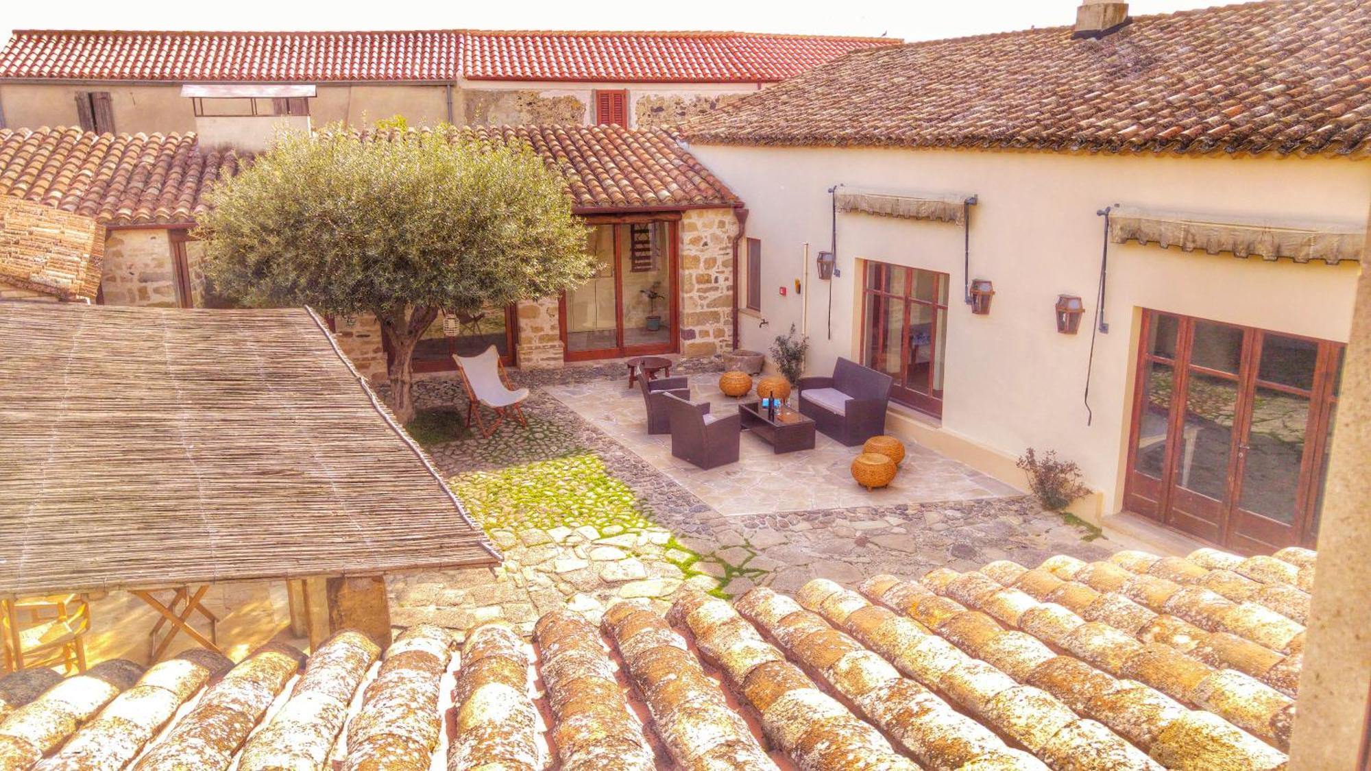 Il Borgo Dell'Arcangelo Tuili Exterior photo