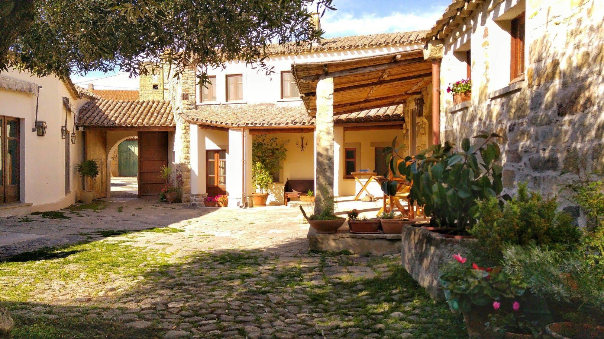 Il Borgo Dell'Arcangelo Tuili Exterior photo